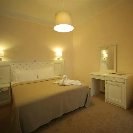 Carol Boutique & Ex Cornelia Bukurešť