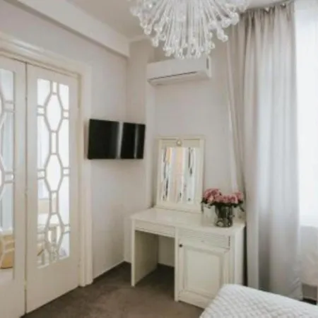 Cornelia 3*