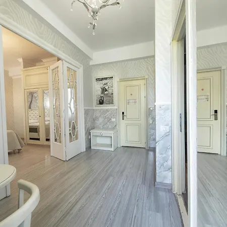 Carol Boutique & Ex Cornelia