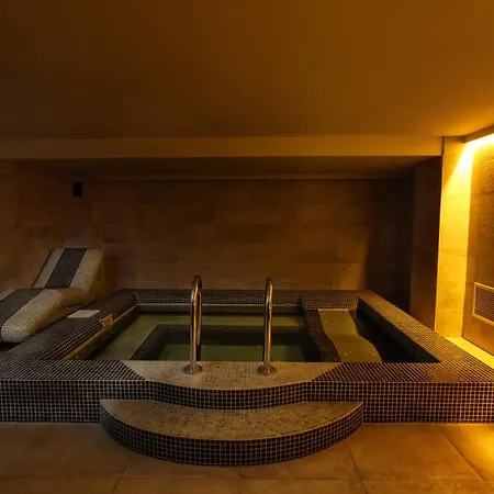 Carol Boutique & Ex Cornelia Bukurešť