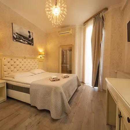 Carol Boutique & Ex Cornelia