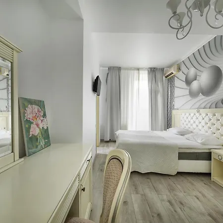 Carol Boutique & Ex Cornelia Hotel 3*