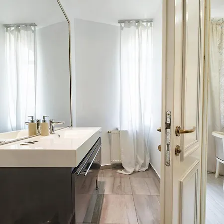 Carol Boutique & Ex Cornelia 3* Bukurešť