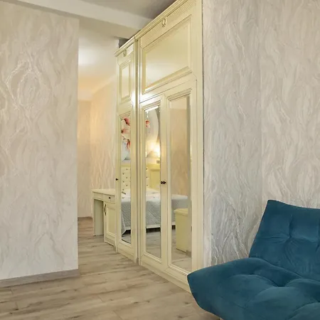 Carol Boutique & Ex Cornelia בוקרשט