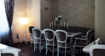 Hotel Cornelia 3*