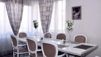 Cornelia Hotel