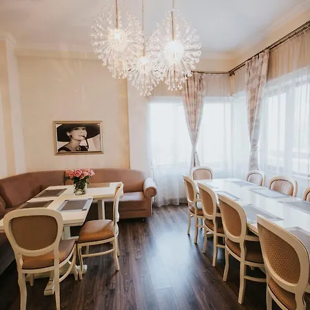 Carol Boutique & Ex Cornelia 3*