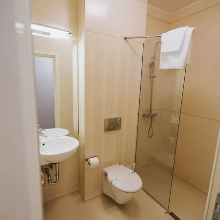 Carol Boutique & Ex Cornelia Bukurešť