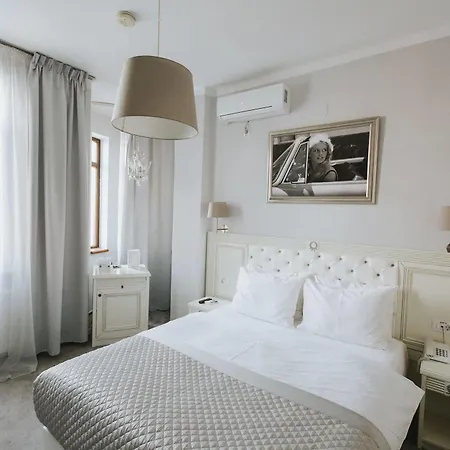 Hotel Cornelia