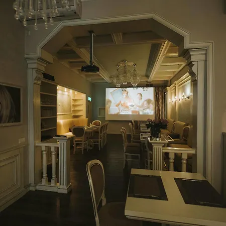 Carol Boutique & Ex Cornelia Hotel 3*