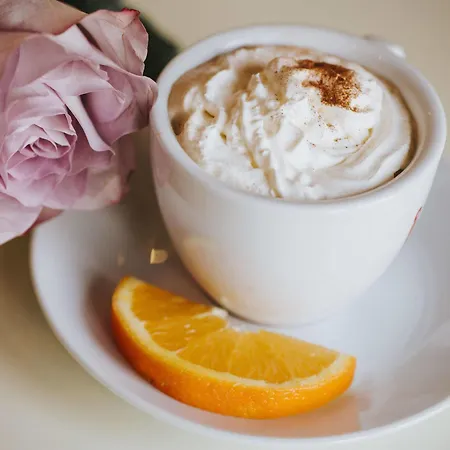 Carol Boutique & Ex Cornelia 3*