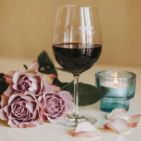 Carol Boutique & Ex Cornelia 3*