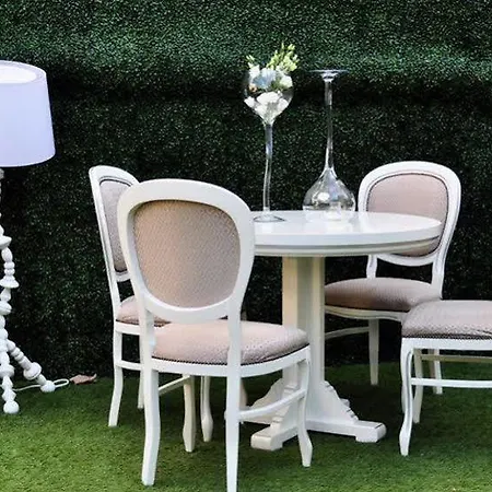 Carol Boutique & Ex Cornelia 3*