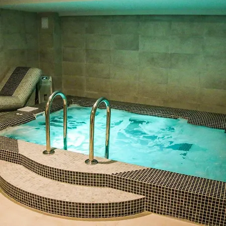 Carol Boutique & Ex Cornelia 酒店 3*