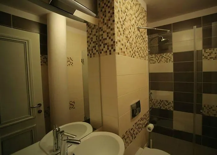 Carol Boutique & Ex Cornelia 3* Bukarest