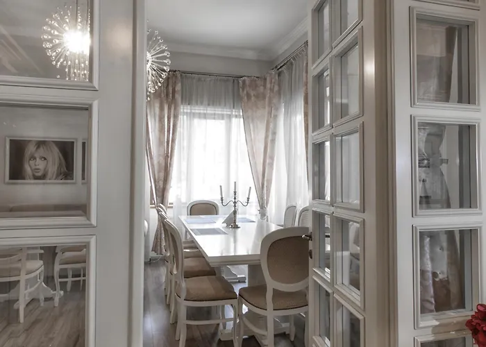 Carol Boutique & Ex Cornelia Hotel Bukarest