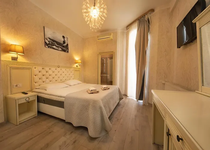 Carol Boutique & Ex Cornelia