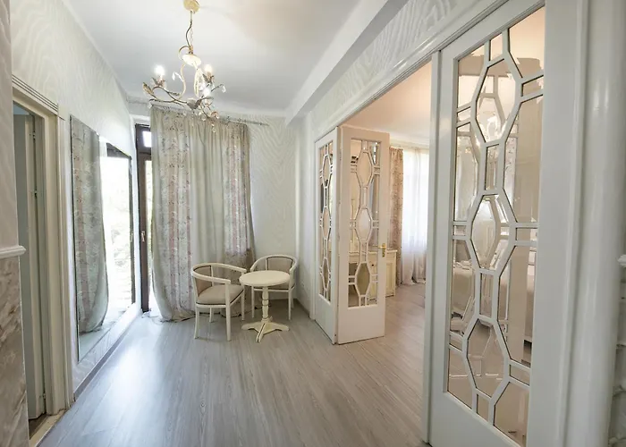 Carol Boutique & Ex Cornelia Bukarest