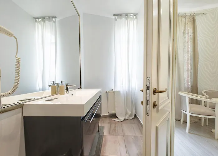 Carol Boutique & Ex Cornelia 3* Bukarest