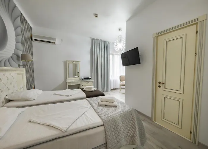 Carol Boutique & Ex Cornelia 3* Bukarest