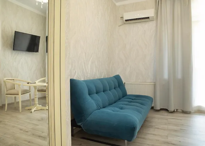 Carol Boutique - Cornelia 3*