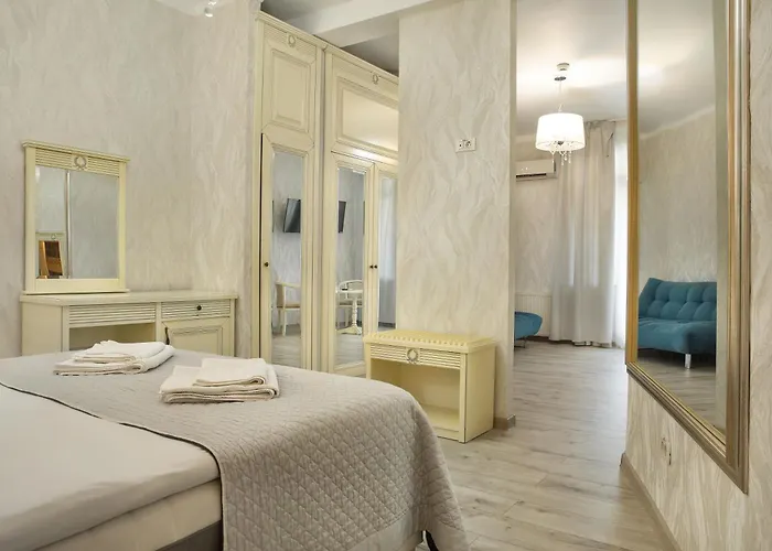 Carol Boutique & Ex Cornelia Hotel