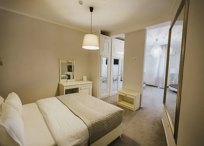 Hotel Carol Boutique & Ex Cornelia 3*