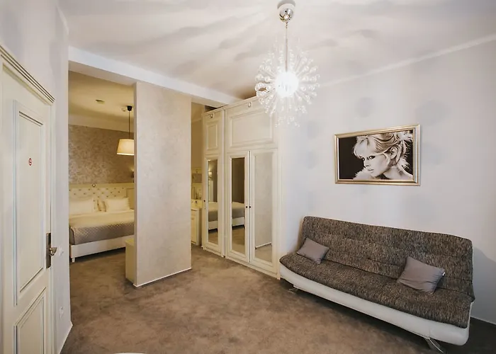 Carol Boutique - Cornelia Hotel 3*