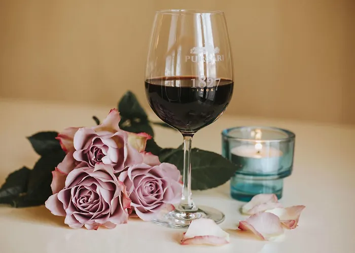 Carol Boutique & Ex Cornelia 3*