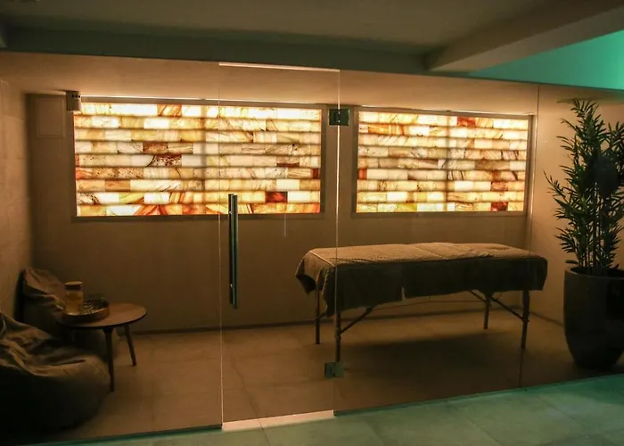 ホテル Carol Boutique & Ex Cornelia ブカレスト