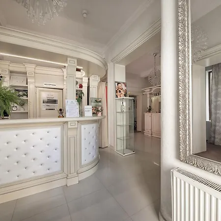 Carol Boutique - Cornelia Hotel