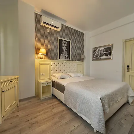 Hotel Carol Boutique & Ex Cornelia 3*