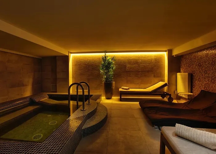 Carol Boutique - Cornelia 3*