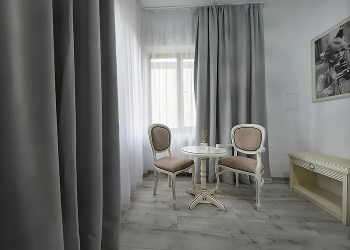 Carol Boutique - Cornelia Hotel