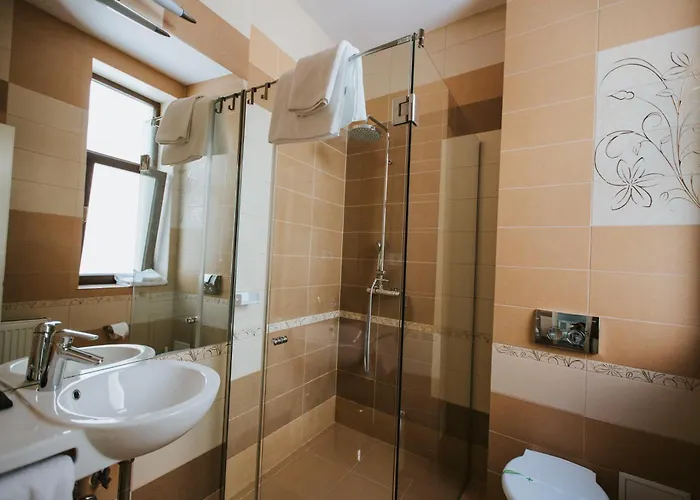 Carol Boutique & Ex Cornelia 3* Bucureşti