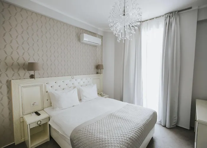 Carol Boutique - Cornelia Hotel