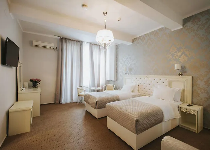 Carol Boutique & Ex Cornelia Bucureşti