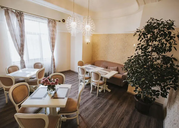 Carol Boutique & Ex Cornelia 3* Bucureşti