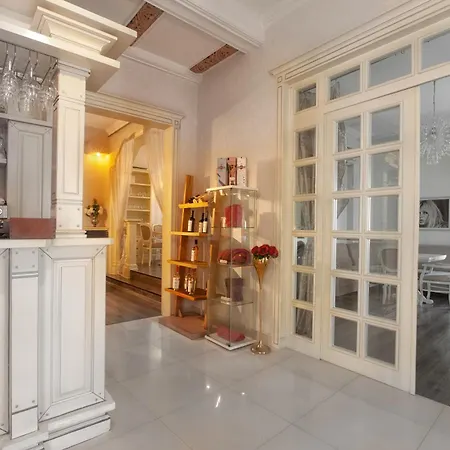 Hotel Carol Boutique & Ex Cornelia 3*