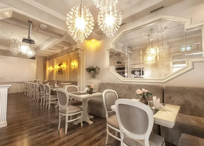 Готель Carol Boutique & Ex Cornelia Бухарест